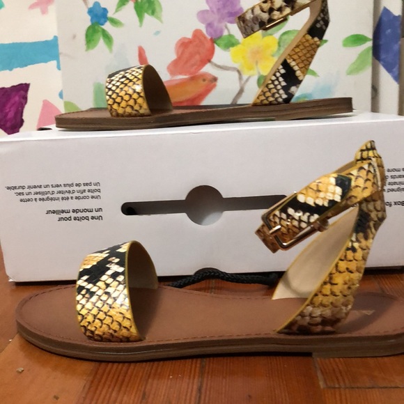 Brand new in box snakes skin sandals - Picture 2 of 8